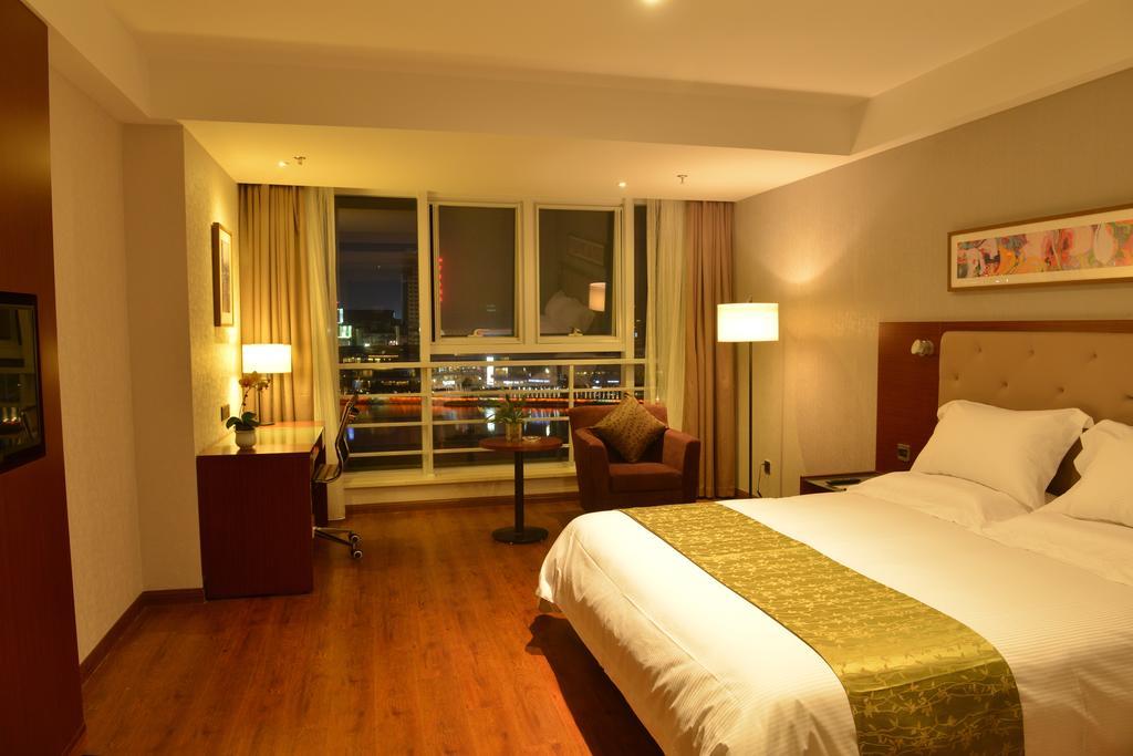 Yitel Ningbo Old Bund Hotel Room photo